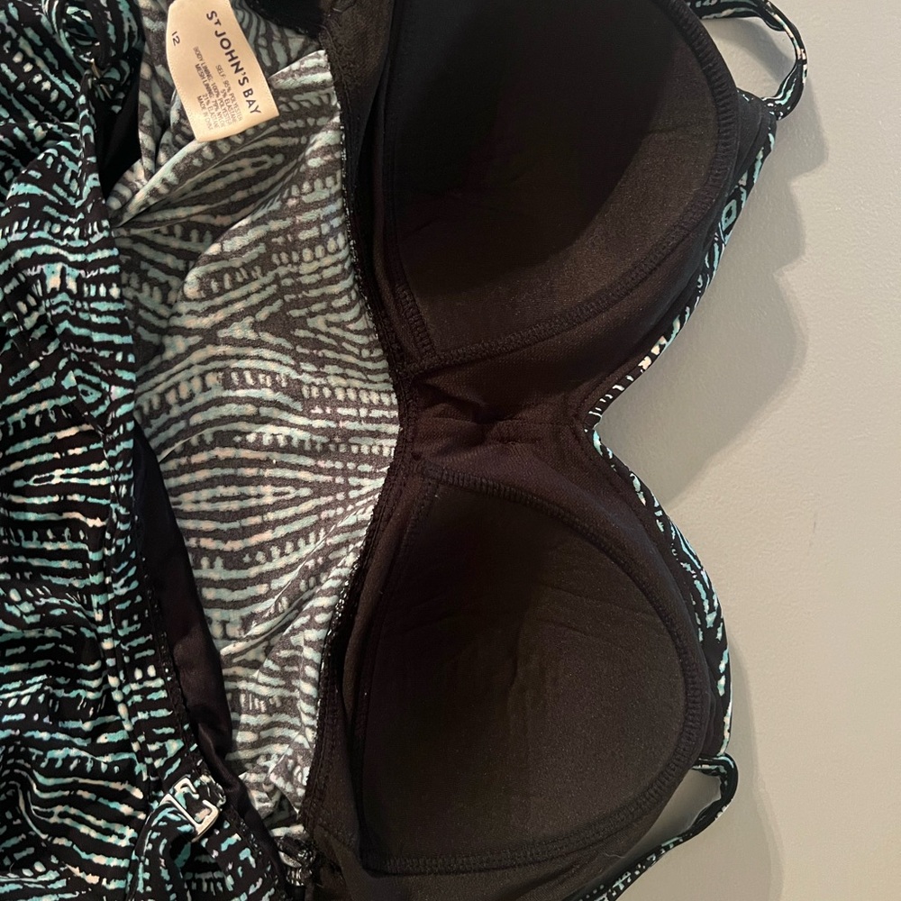 St. John's Bay Black and Green Tankini - Picture 3 of 4